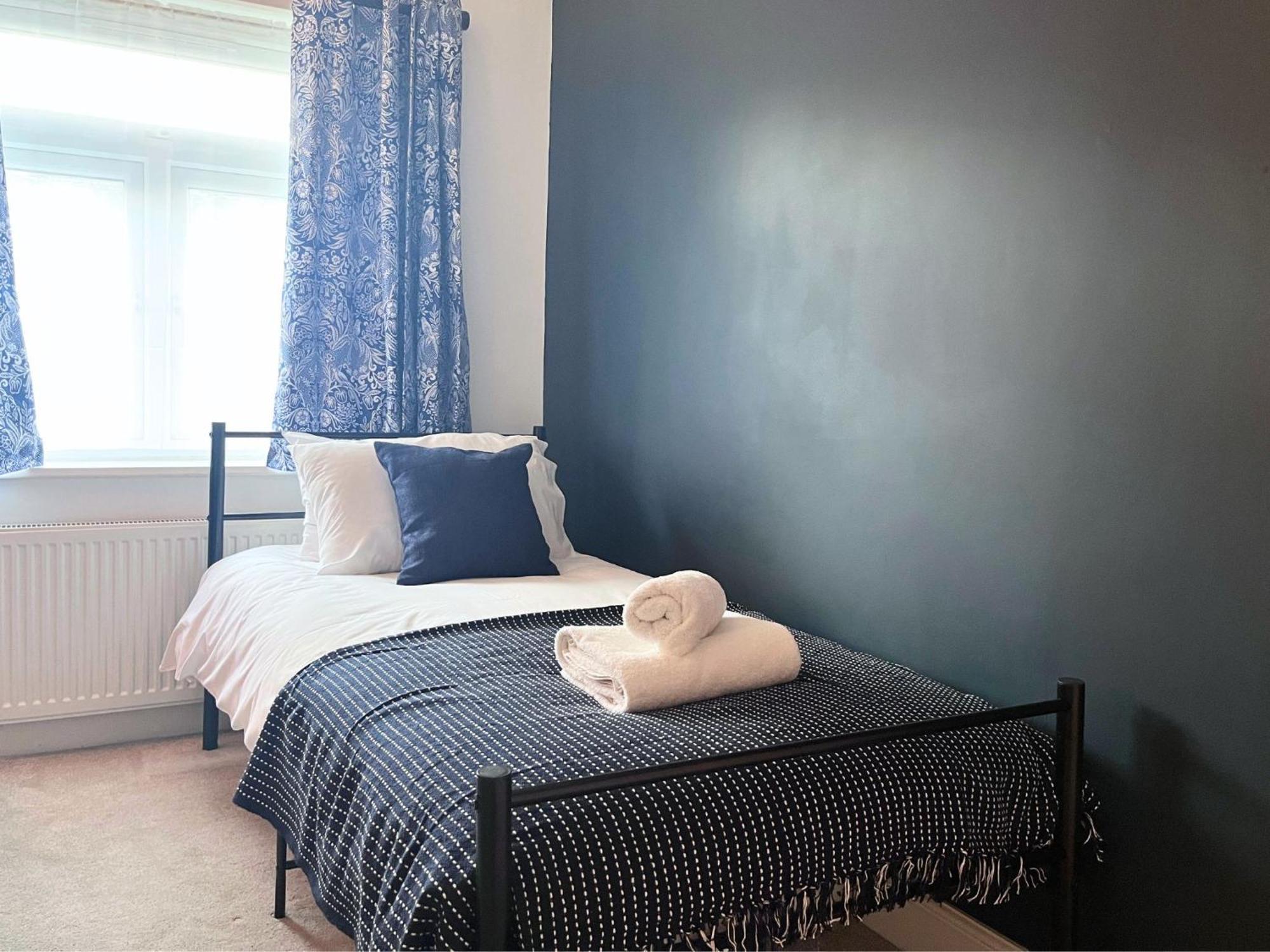 Jekyll'S On Hyde - Spacious Town House - Central Winchester - Free Parking, Sleeps 5 - By Xplus Stays מראה חיצוני תמונה