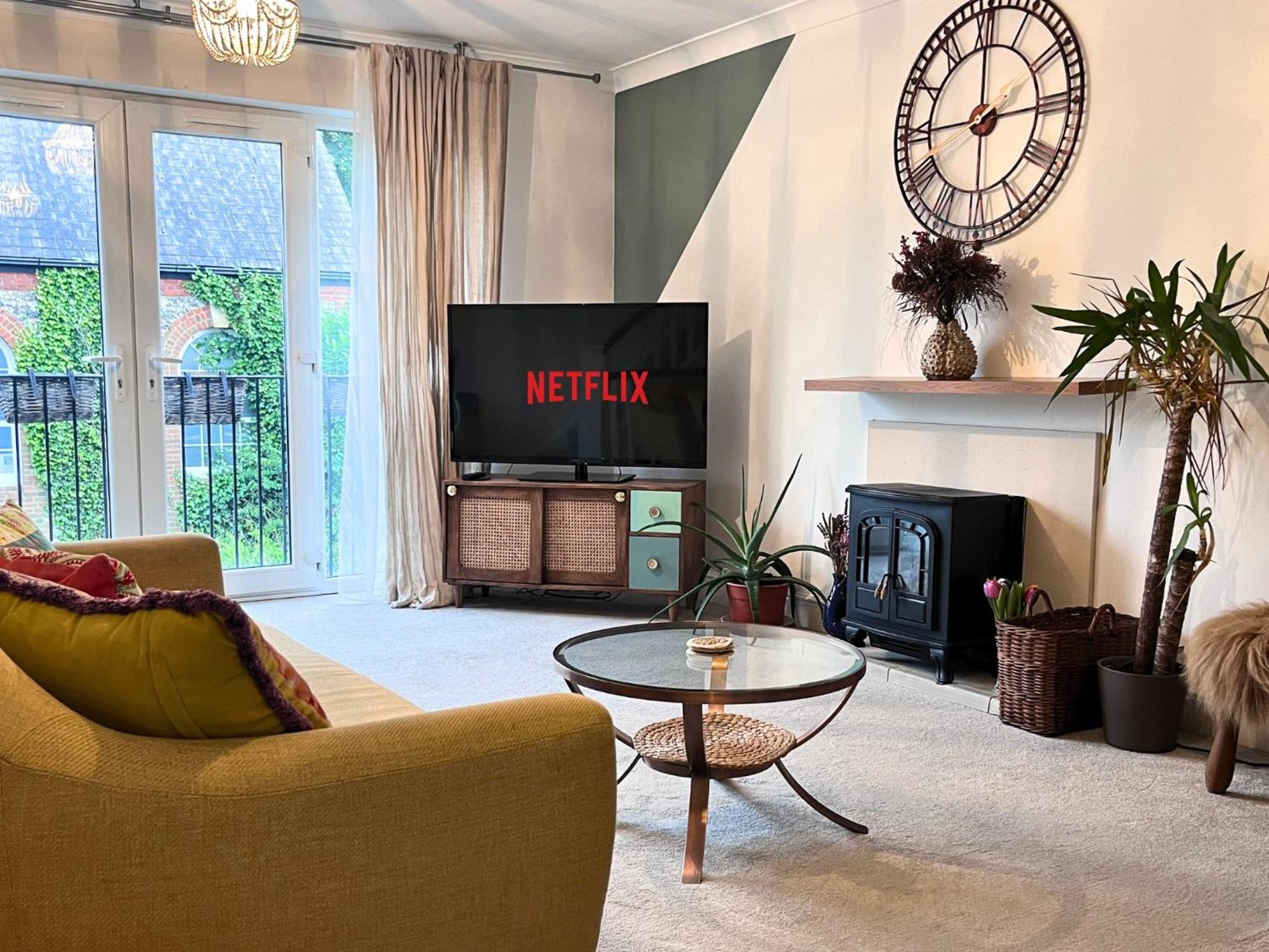 Jekyll'S On Hyde - Spacious Town House - Central Winchester - Free Parking, Sleeps 5 - By Xplus Stays מראה חיצוני תמונה