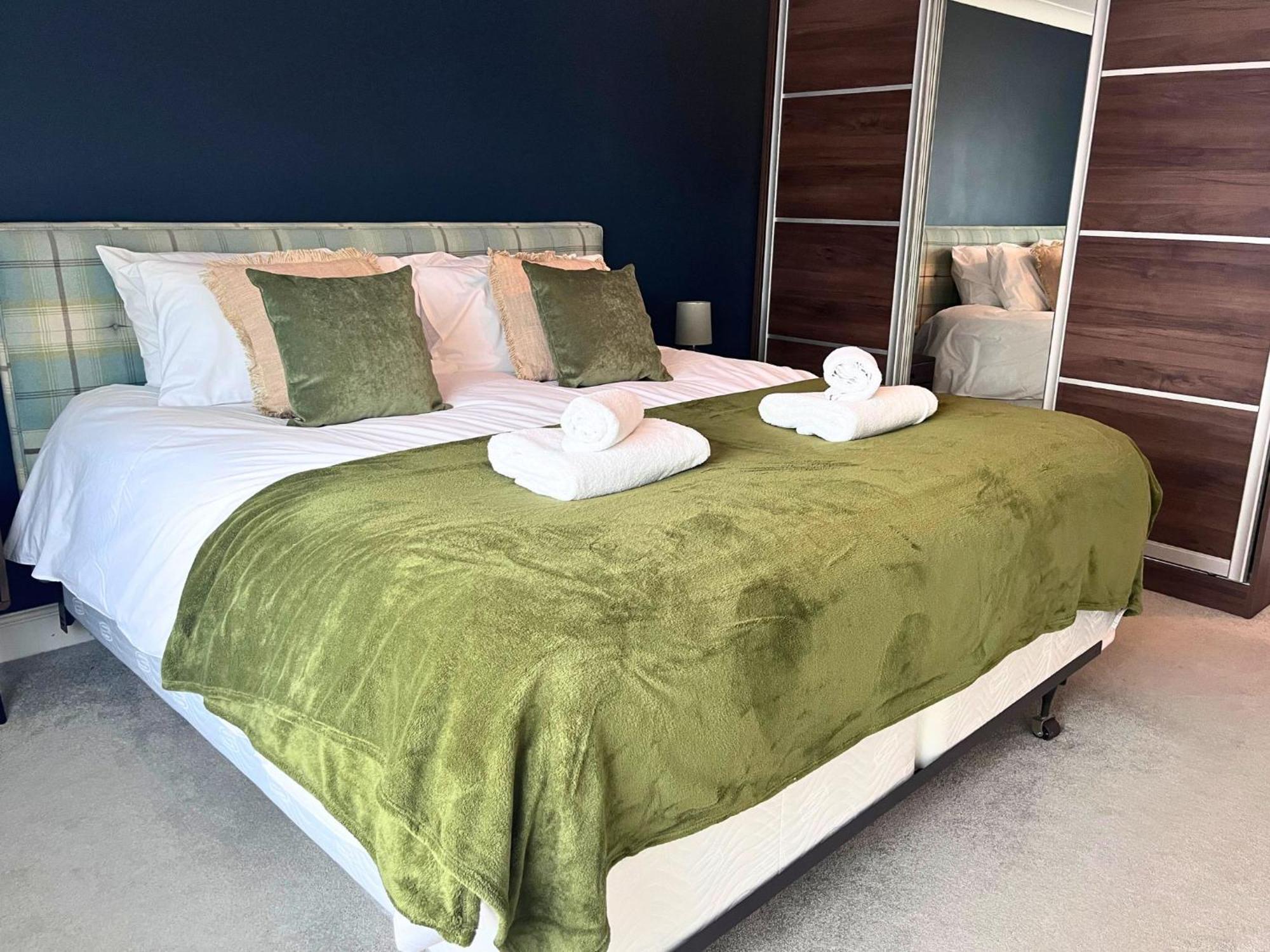 Jekyll'S On Hyde - Spacious Town House - Central Winchester - Free Parking, Sleeps 5 - By Xplus Stays מראה חיצוני תמונה