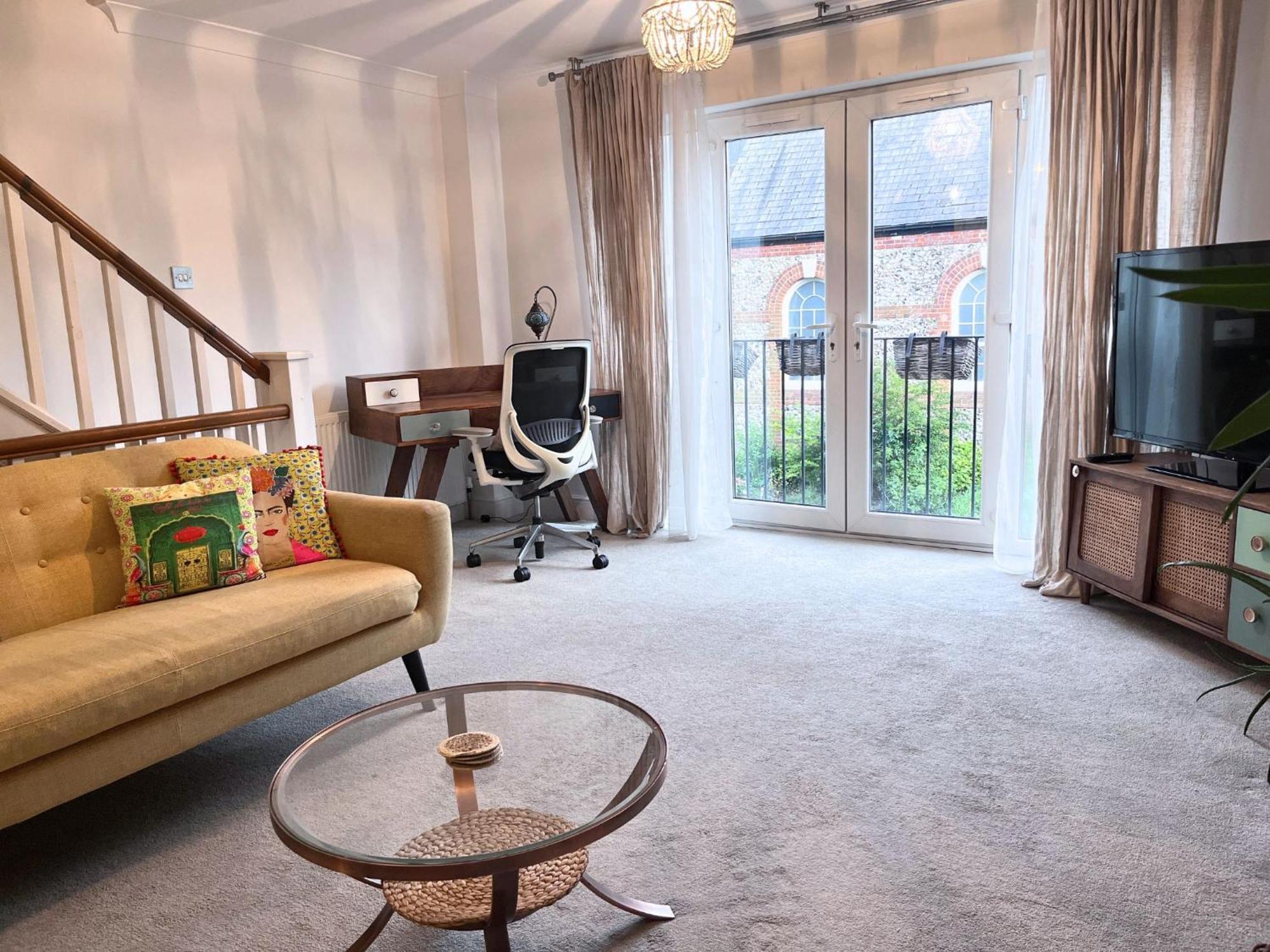 Jekyll'S On Hyde - Spacious Town House - Central Winchester - Free Parking, Sleeps 5 - By Xplus Stays מראה חיצוני תמונה